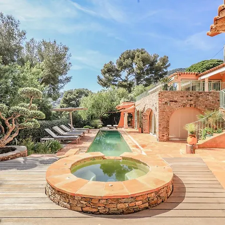 Les Pins Villa *