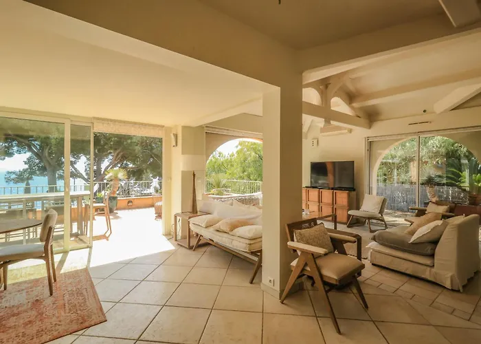 Les Pins * Le Lavandou