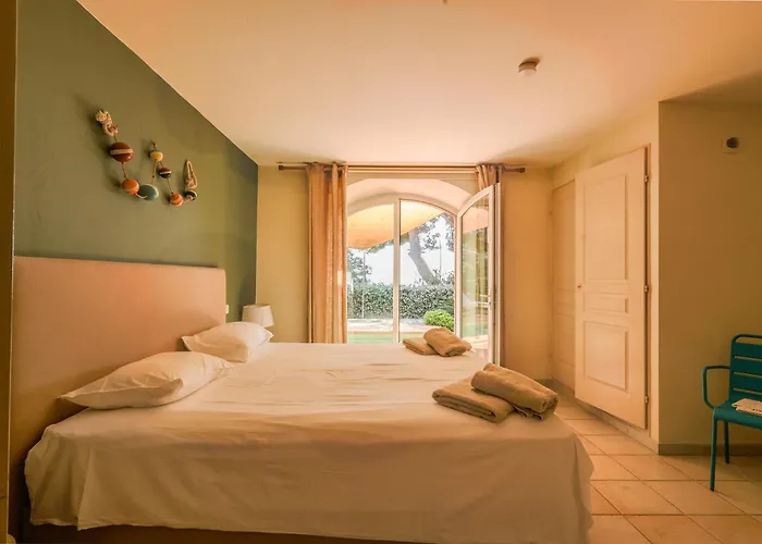 Les Pins Le Lavandou