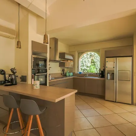 Les Pins Villa *