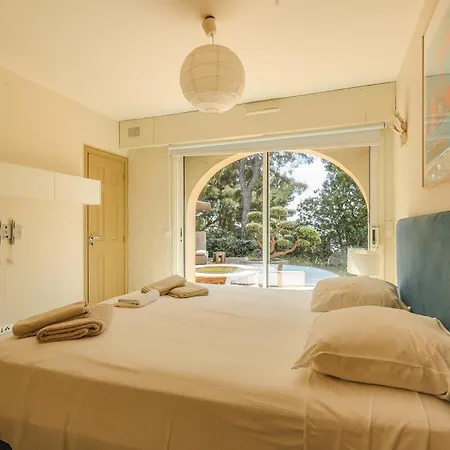 Les Pins Villa *