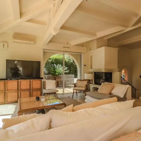 Вілла Les Pins *